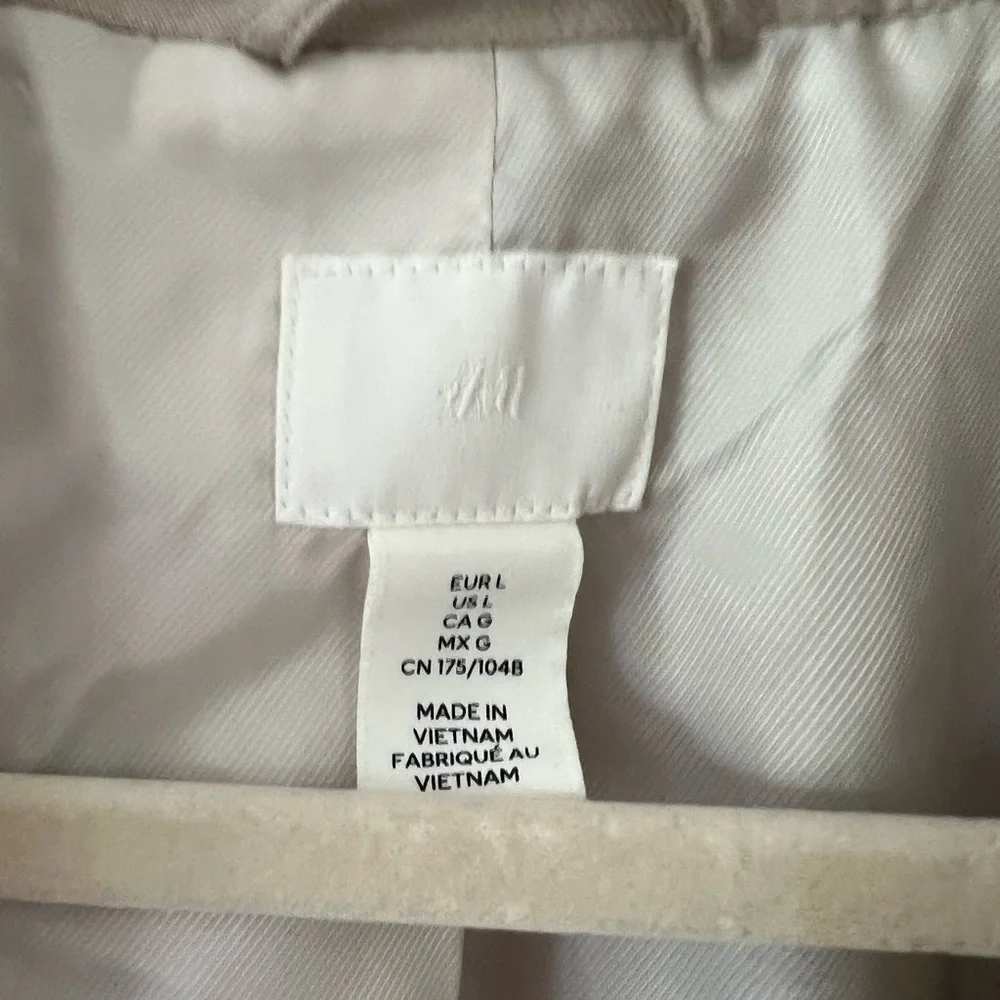 H&M Women’s Cream Blazer | Size Large - Picture 5 of 6